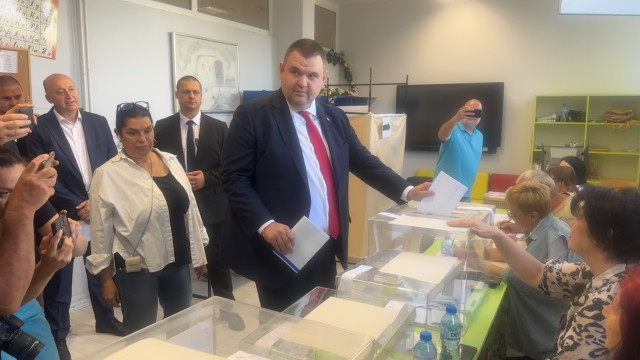 The chairman of the MRF voted with a paper ballot in Kardzhali 09 06 2024